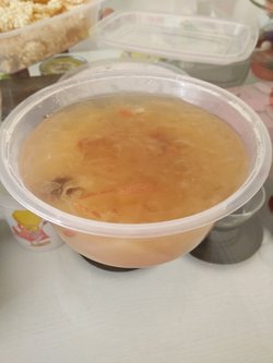 雪梨红枣银耳羹