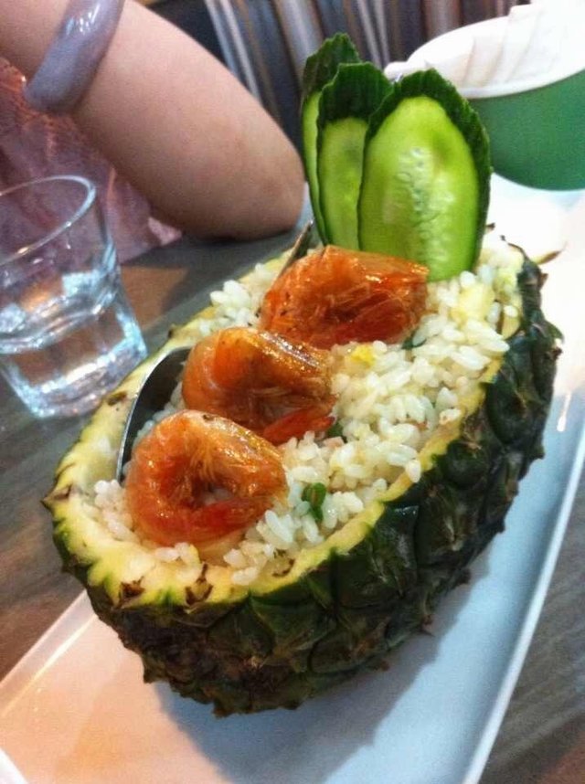 凤梨海鲜炒饭
