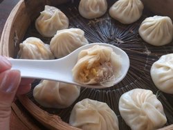 蛋黄鲜肉小笼