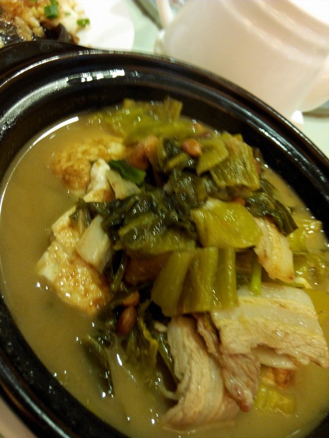 酸菜花腩炆豆腐