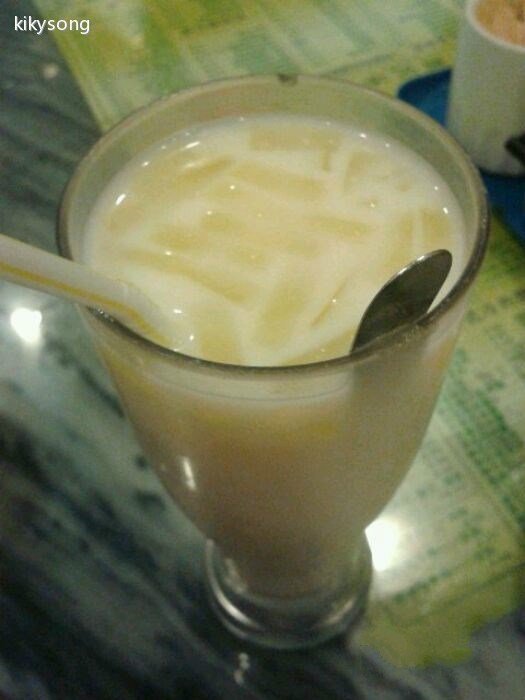 牛奶杂果冻