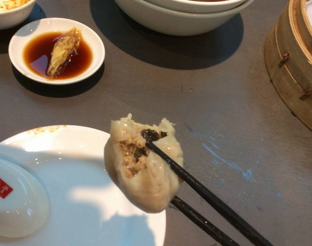 鲜肉蘑菇小笼包
