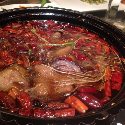 沸腾牛肉 - 颐和园的云南云海肴)