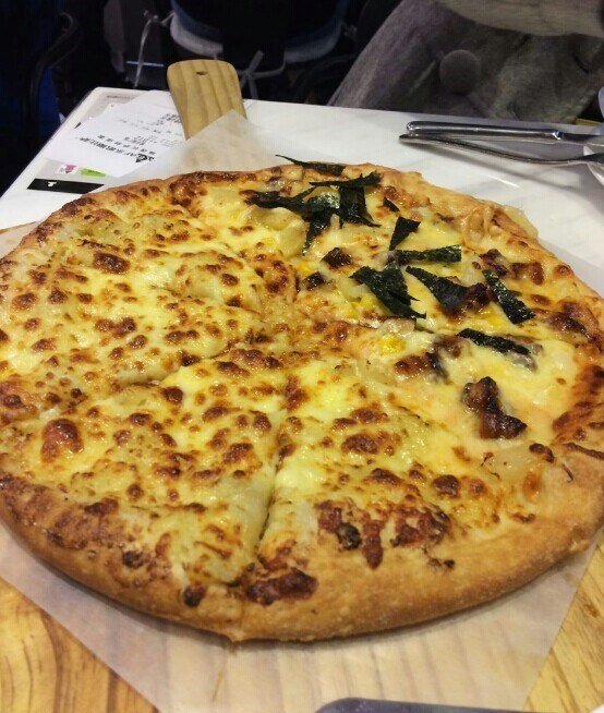 鳗鱼榴莲双拼披萨