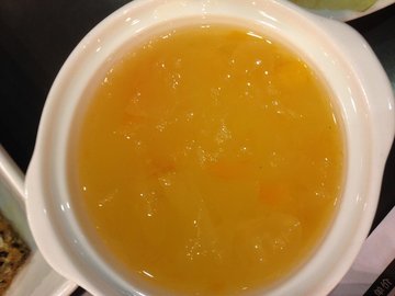 枸杞木瓜炖银耳