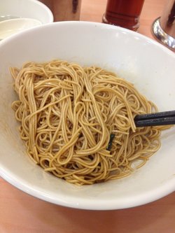 味道很赞，葱油飘香，很诱人。