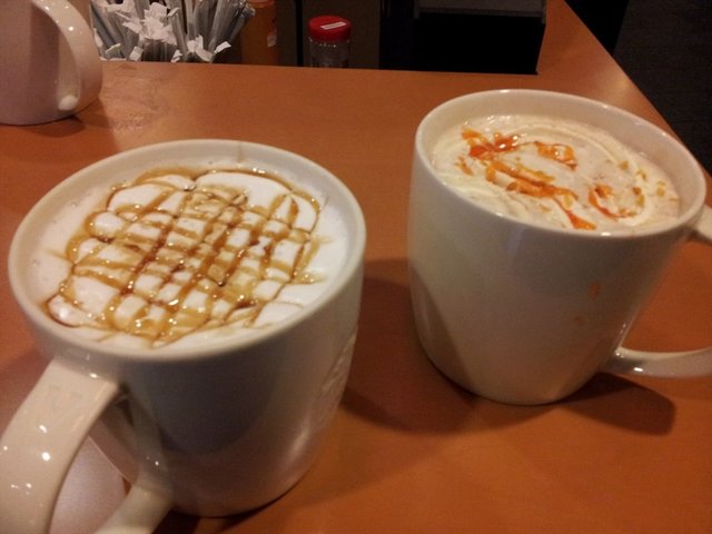 福满栗香玛奇朵和辣意椒香摩卡