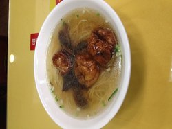 香菇烧的很入味，汤汁很清淡。