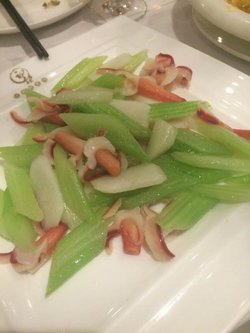芹菜鱿鱼