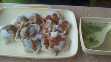蛋黄咸肉配沙茶酱