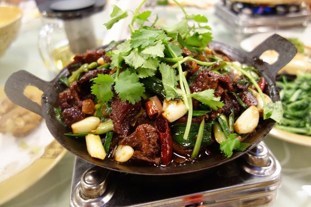 土烧牛肉锅仔