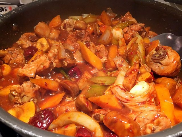 鸡腿板栗锅