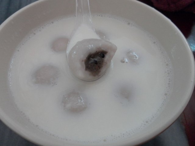 鲜奶汤丸