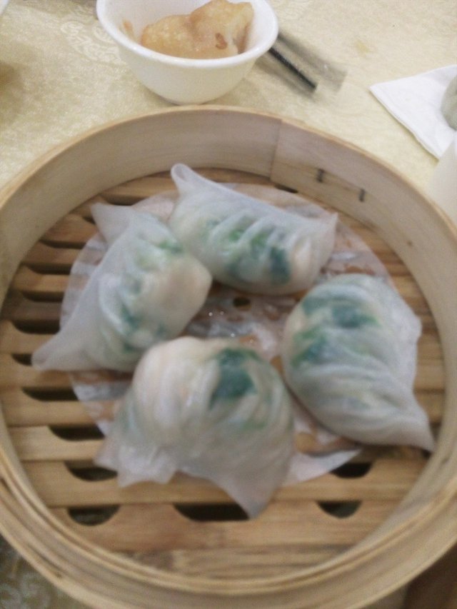 鲜虾菲菜饺