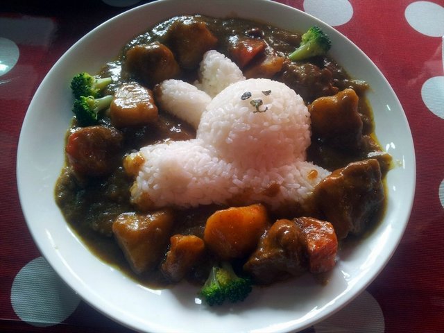 招牌咖喱兔鸡肉饭