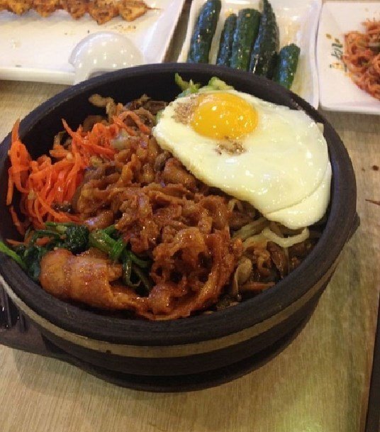 牛肉石锅拌饭