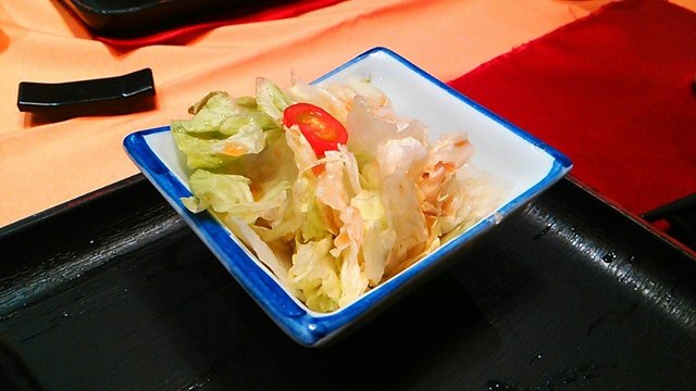 极鲜三文鱼面套餐-蔬菜色拉