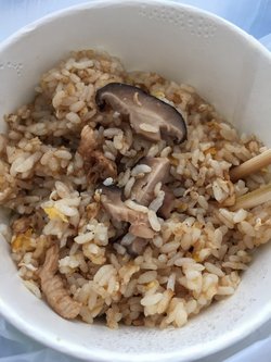 香菇鸡肉炒饭