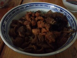 大肠辣肉烤麸拌面