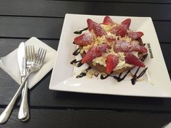 草莓华夫饼
