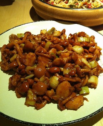 草菇鸡丁