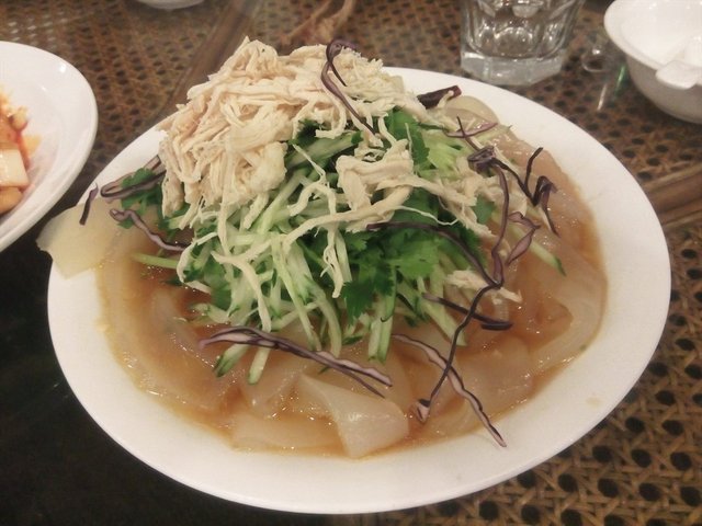 鸡丝拉皮