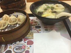上海菜肉大馄饨