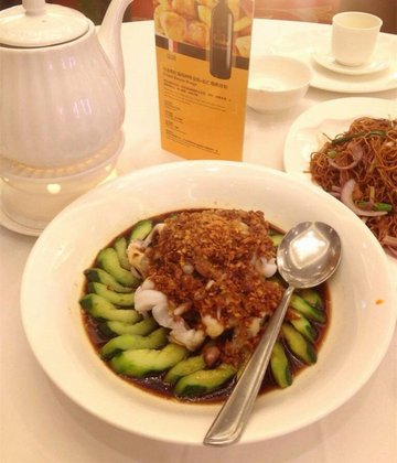 鲜鱿蒸丝瓜