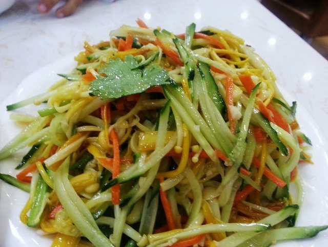 凉拌金针菇