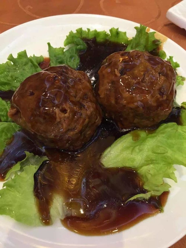 红烧狮子头