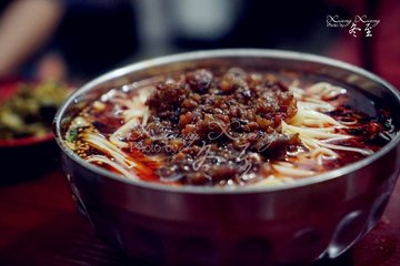 红汤杂酱面