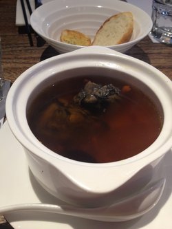花菇花胶炖鸡