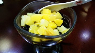 鲜什果拌龟苓膏