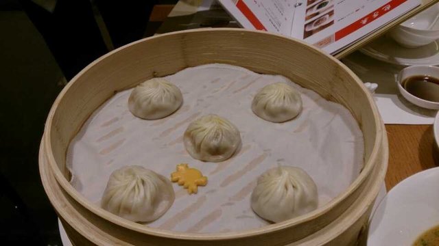 蟹粉小笼包