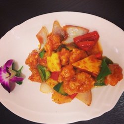 泰式菠萝酸甜虾球