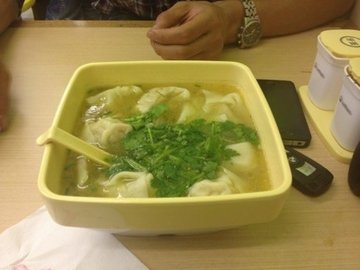 腊肉鲜肉馄饨