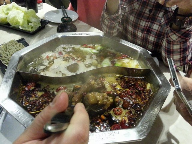 鸳鸯牛尾火锅