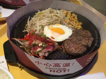 BBQ牛肉+汉堡排+太阳蛋