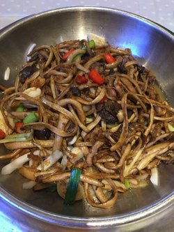 干锅茶树菇