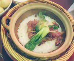 腊味煲仔饭