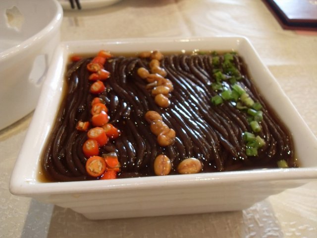 凉拌蕨根粉