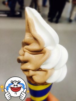 双色甜筒