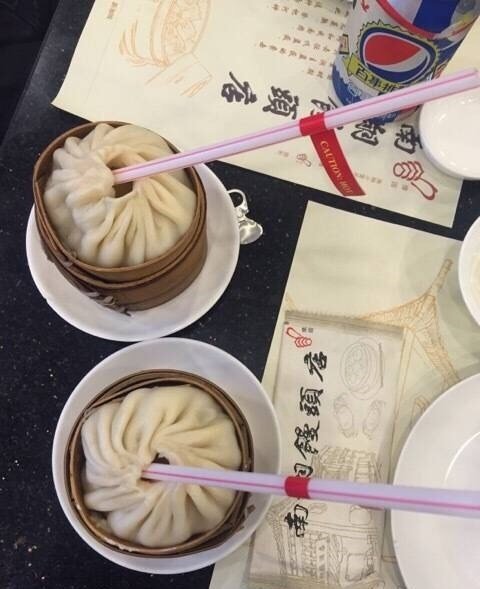 蟹黄灌汤包
