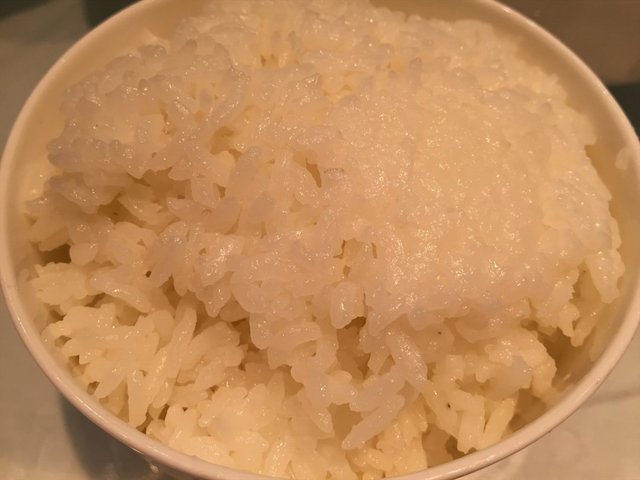 东北稻花香白米饭