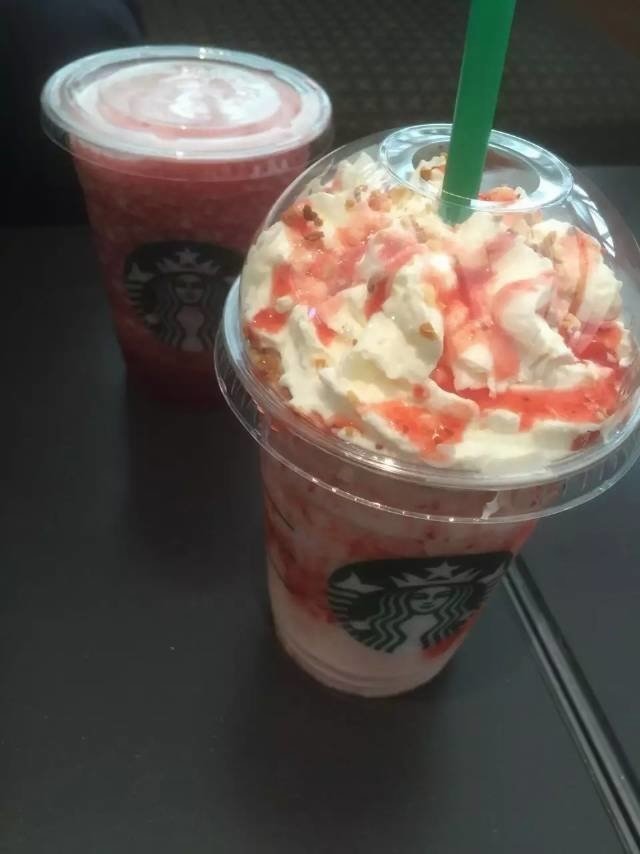 草莓芝士星冰乐