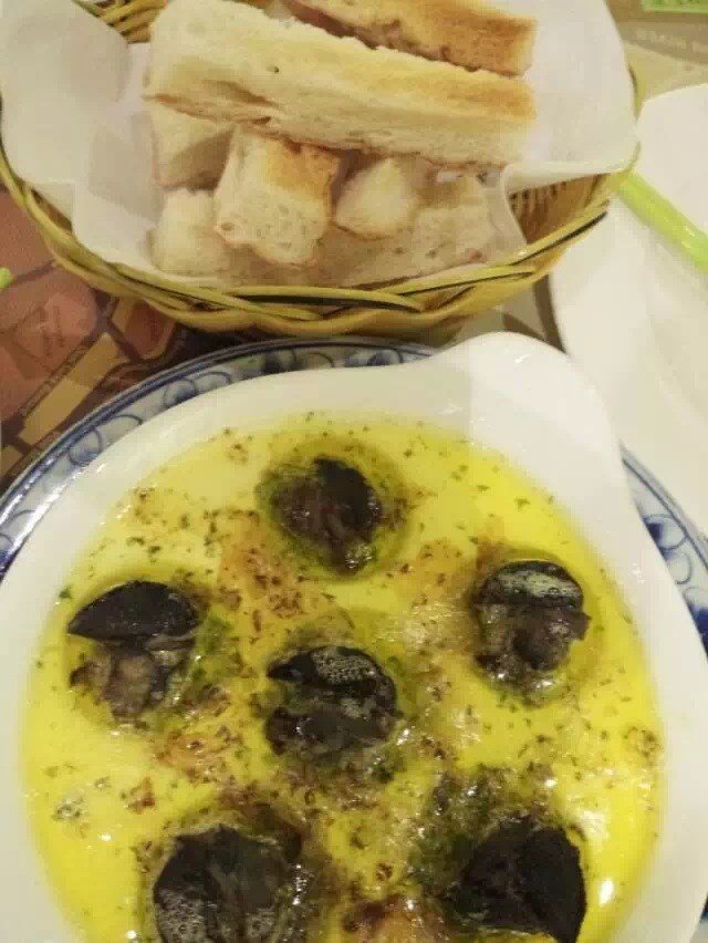 黄油蒜蓉焗蜗
