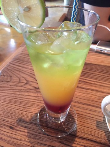 彩虹鸡尾酒