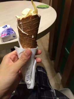 冰淇淋蛋桶