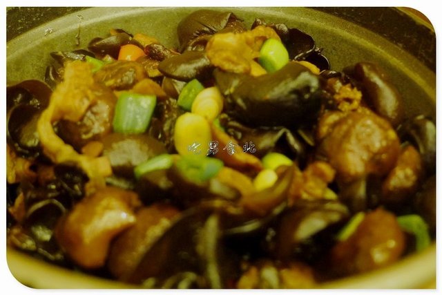 干锅房县菇黑木耳