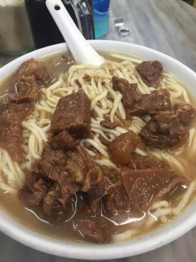 牛腩伊面